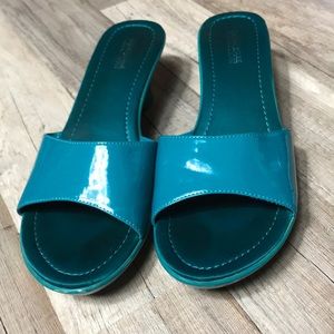 Kenneth Cole teal sandals